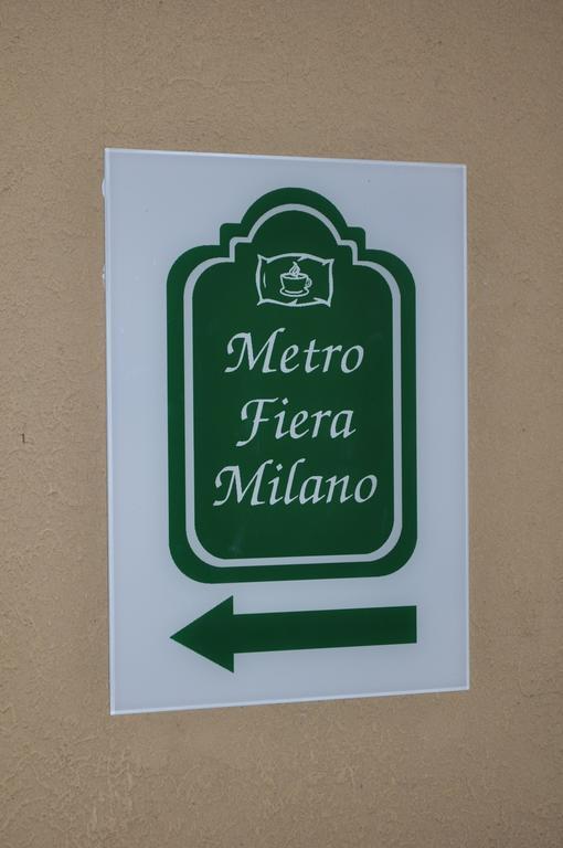 Affittacamere Metro Fiera بيرو المظهر الخارجي الصورة