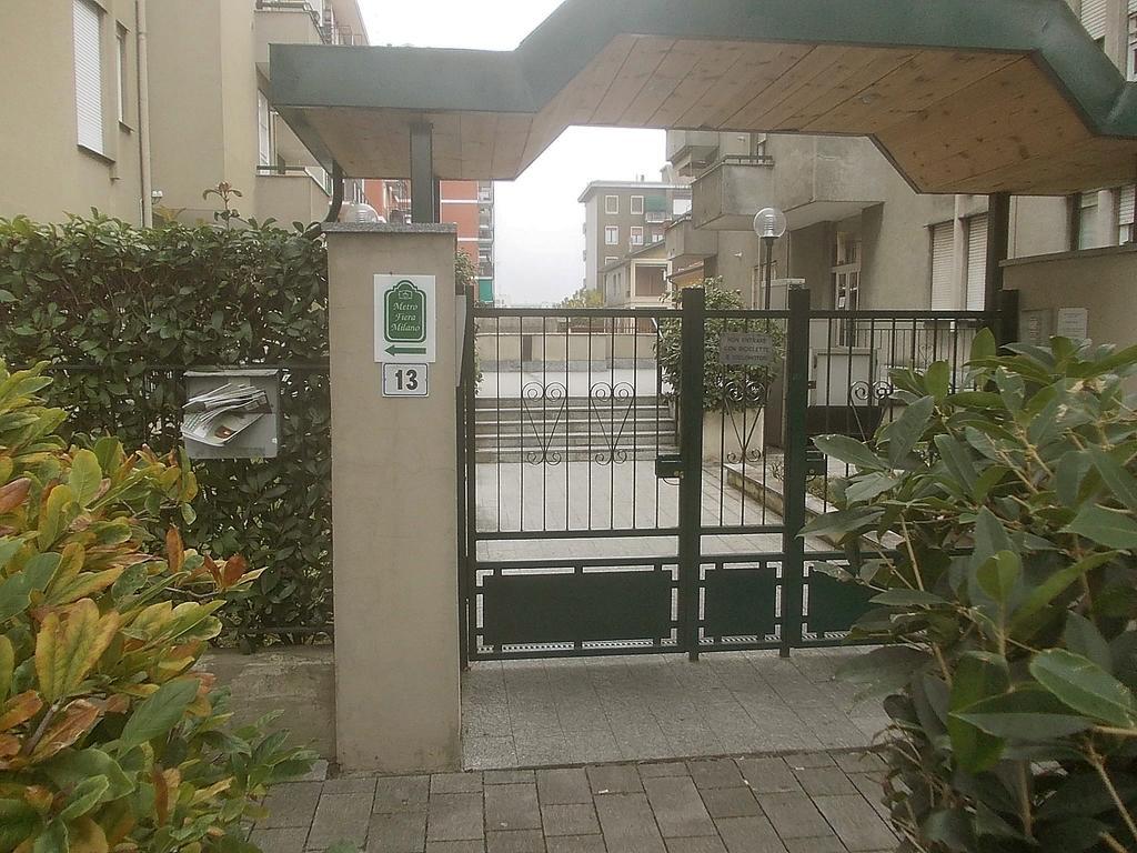 Affittacamere Metro Fiera بيرو المظهر الخارجي الصورة